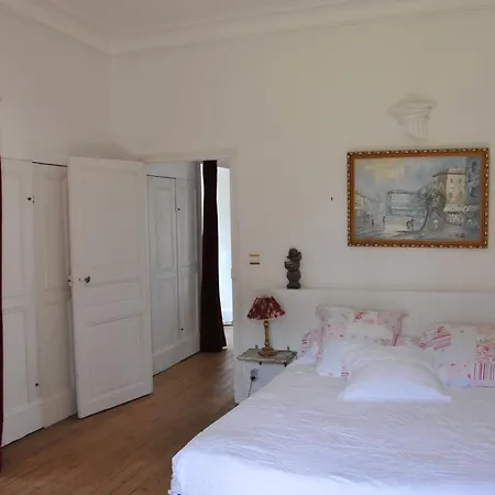 Lägenhetshotell Aile Ouest Et Est Du Chateau De La Chaussee 3*
