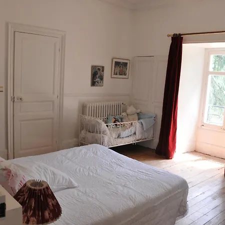 Aile Ouest Et Est Du Chateau De La Chaussee 아파트호텔