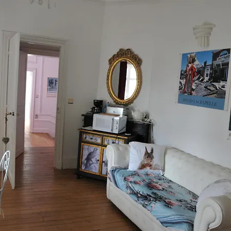 Aile Ouest Et Est Du Chateau De La Chaussee 3*