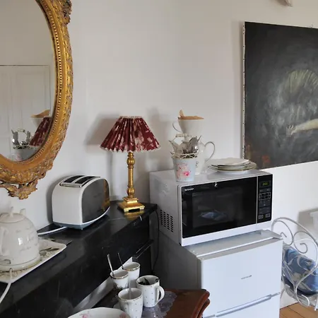 Aile Ouest Et Est Du Chateau De La Chaussee Lägenhetshotell 3*