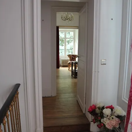 Aile Ouest Et Est Du Chateau De La Chaussee 아파트호텔 3*