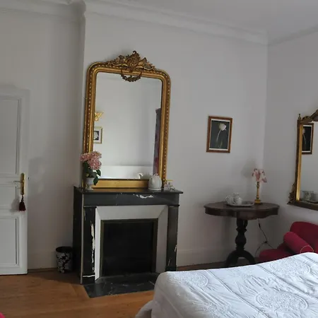 Lägenhetshotell Aile Ouest Et Est Du Chateau De La Chaussee Brain-sur-Allonnes